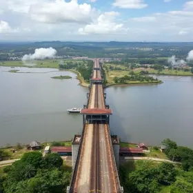 ponte interligando Nuquini e Tucumatuba